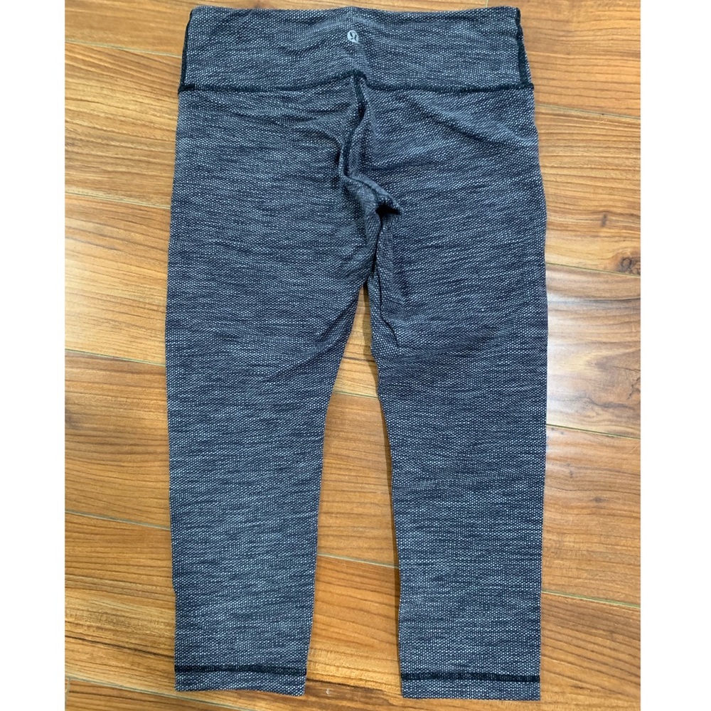 Lululemon Wunder Under Grey Crop Size 6 - Picture 4 of 6